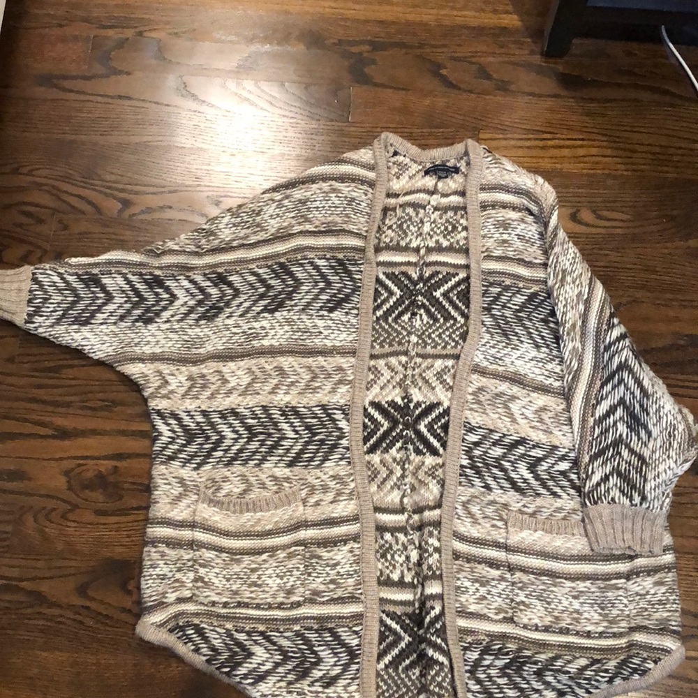 💛 American Eagle sweater